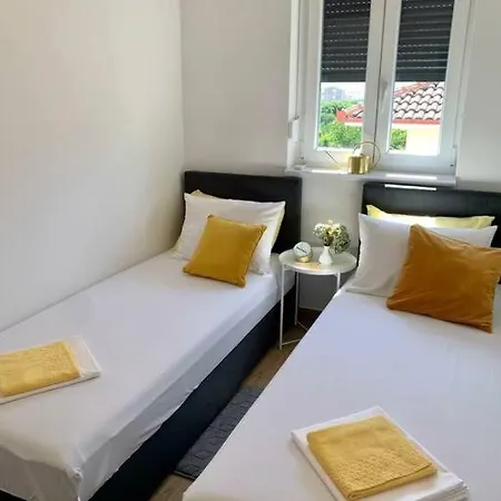 Tina's Sunshine Apartamento Trogir