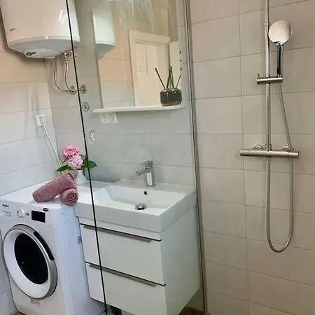 Tina's Sunshine Lejlighed