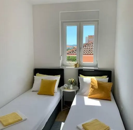 Tina's Sunshine * Trogir